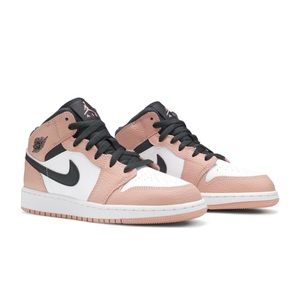 NWOB 2020 Air Jordan 1 Mid GS Pink Quartz Size 7